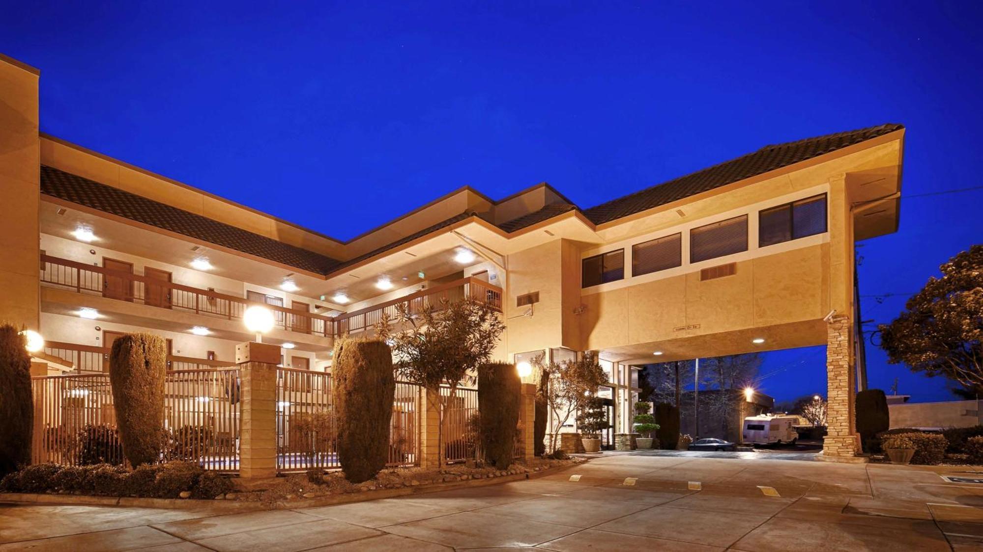 Best Western Plus Inn Of Hayward Kültér fotó
