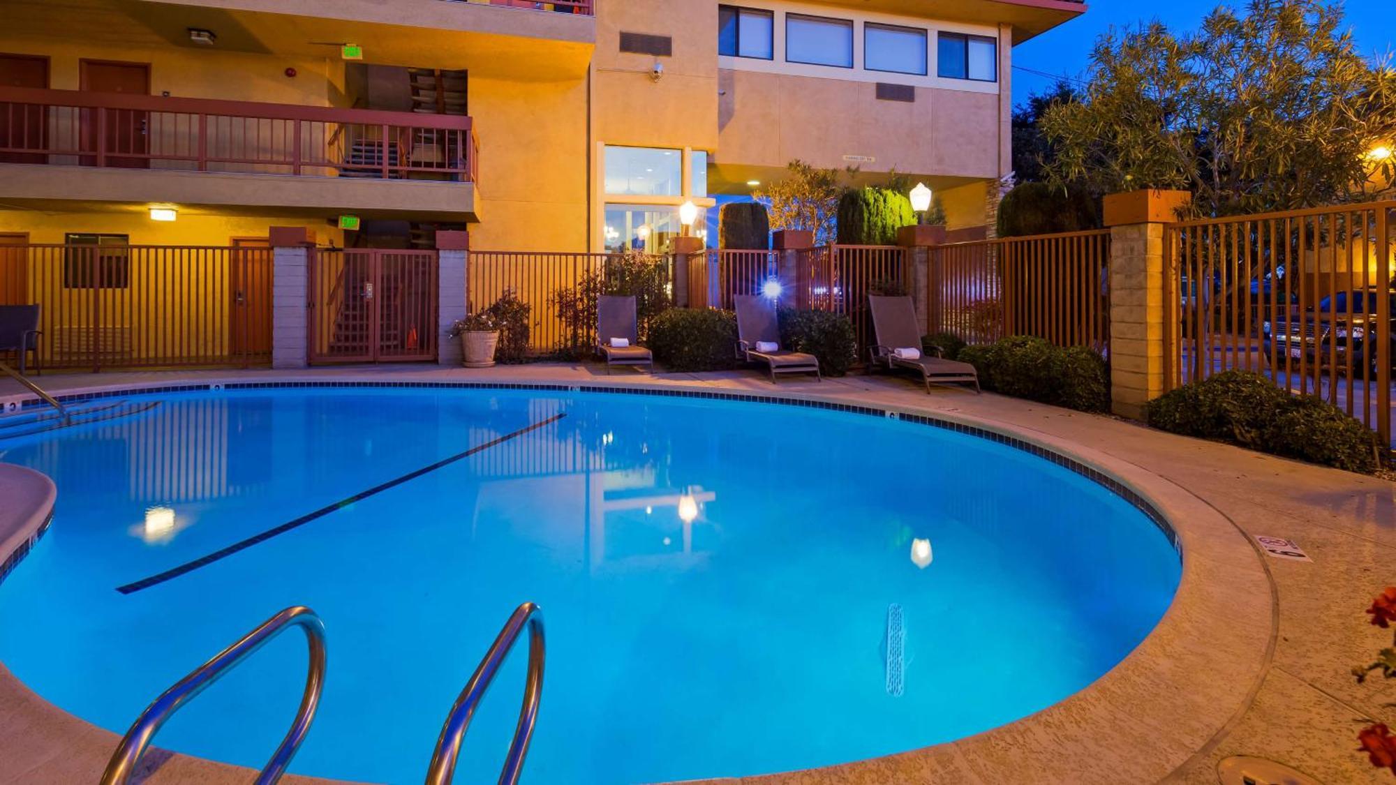 Best Western Plus Inn Of Hayward Kültér fotó